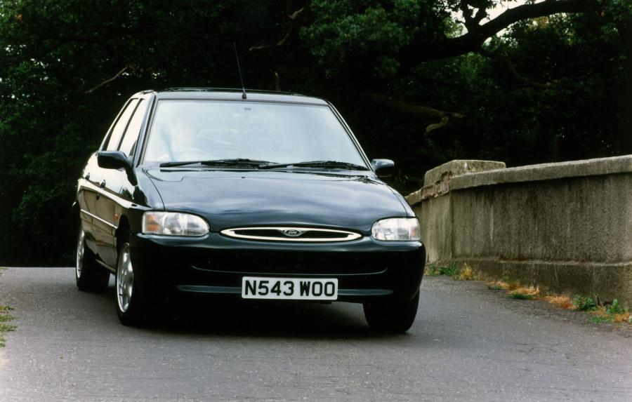  Ford Escort Ghia Saloon 1995 года  (UK) (фото 1 из 1)
